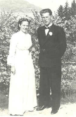 1947.05.24 - Ingrid Utne + Kristian Kristiansen - Bryllupsbilde